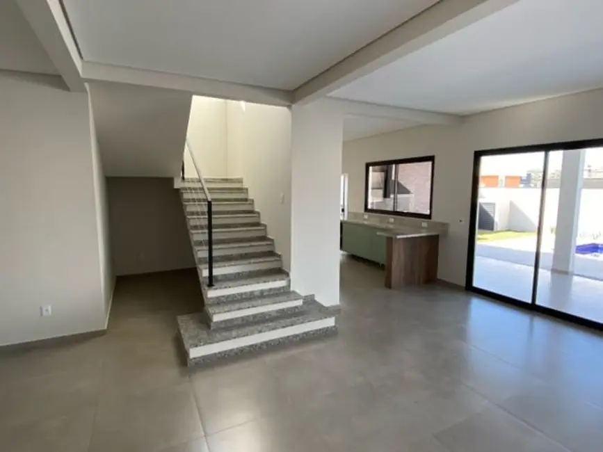 Foto 3 de Sobrado com 4 quartos à venda, 212m2 em Bairro do Grama, Cacapava - SP