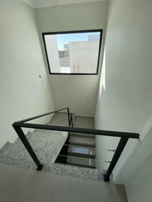 Foto 8 de Sobrado com 4 quartos à venda, 212m2 em Bairro do Grama, Cacapava - SP