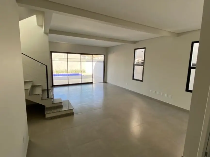 Foto 6 de Sobrado com 4 quartos à venda, 212m2 em Bairro do Grama, Cacapava - SP