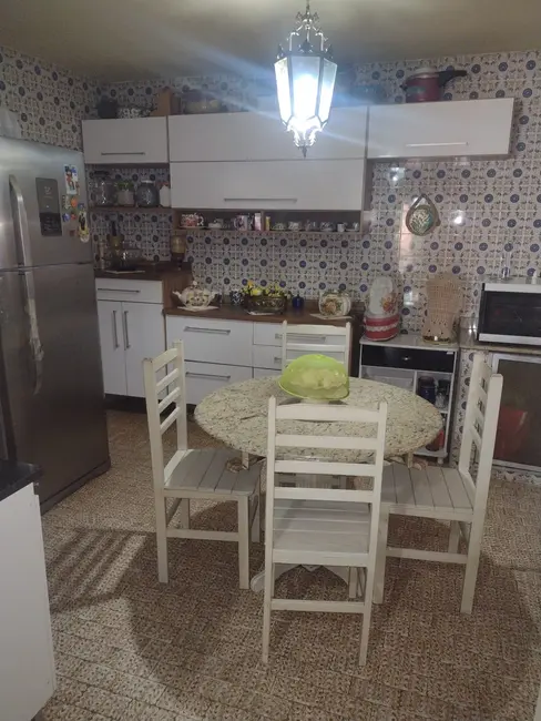 Sobrado com 3 quartos à venda, 220m2 em Aparecida - SP - imagem 8 Foto 8 de Sobrado com 3 quartos à venda, 220m2 em Aparecida - SP