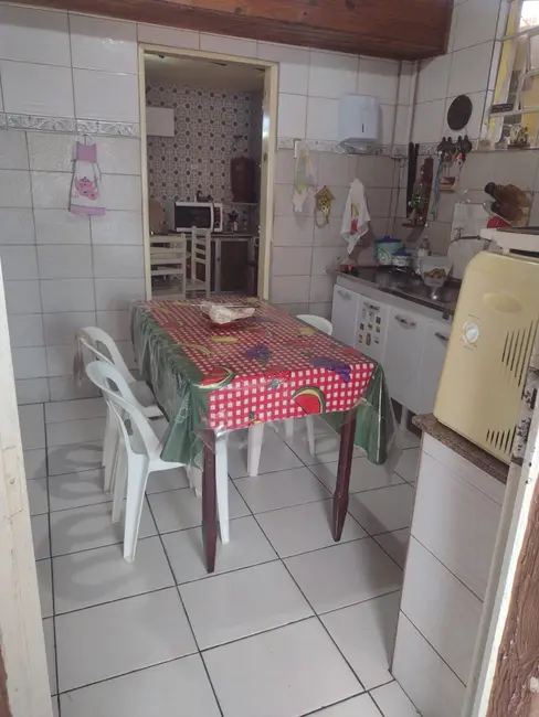 Sobrado com 3 quartos à venda, 220m2 em Aparecida - SP - imagem 7 Foto 7 de Sobrado com 3 quartos à venda, 220m2 em Aparecida - SP