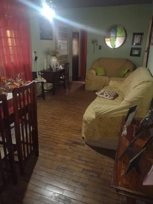 Sobrado com 3 quartos à venda, 220m2 em Aparecida - SP - imagem 6 Foto 6 de Sobrado com 3 quartos à venda, 220m2 em Aparecida - SP