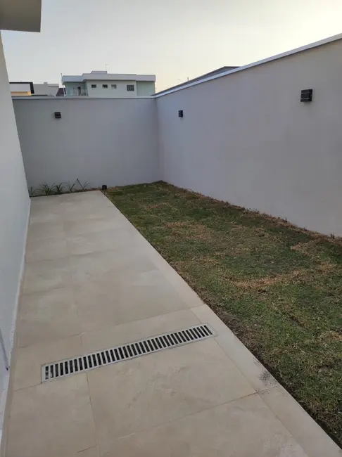 Foto 3 de Casa de Condomínio com 3 quartos à venda, 135m2 em Bairro do Grama, Cacapava - SP