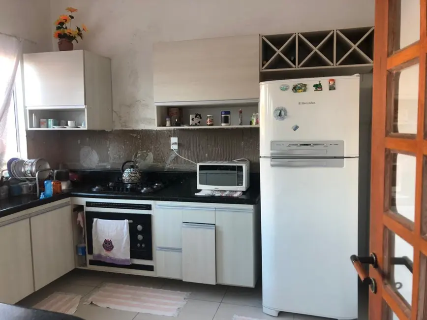 Foto 2 de Sobrado com 3 quartos à venda, 200m2 em Aparecida - SP