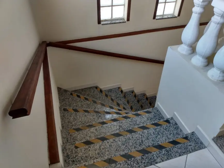 Foto 6 de Sobrado com 4 quartos para alugar, 150m2 em Centro, Pindamonhangaba - SP