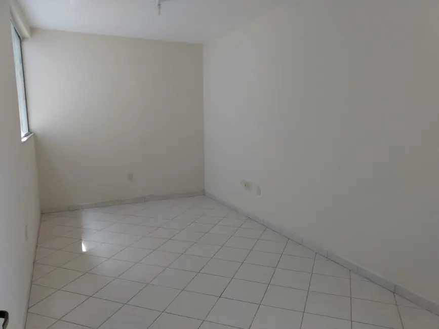 Foto 4 de Sobrado com 4 quartos para alugar, 150m2 em Centro, Pindamonhangaba - SP