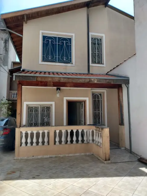 Foto 1 de Sobrado com 4 quartos para alugar, 150m2 em Centro, Pindamonhangaba - SP