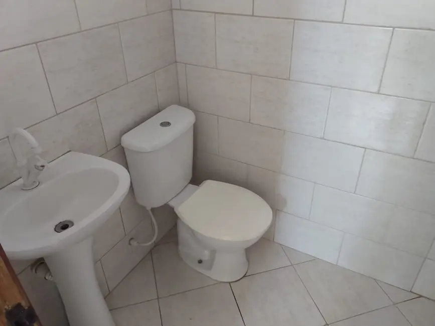 Foto 3 de Sobrado com 4 quartos para alugar, 150m2 em Centro, Pindamonhangaba - SP