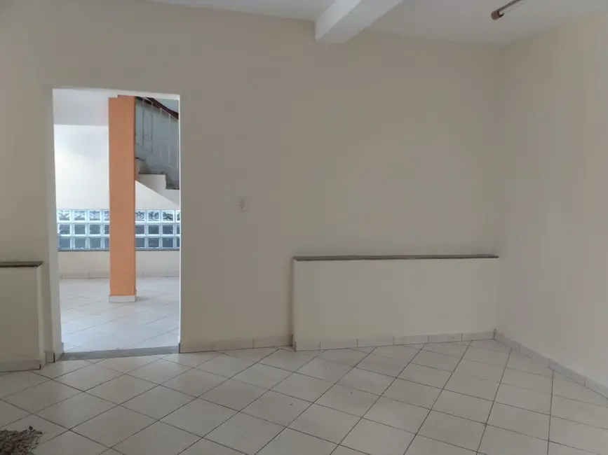 Foto 9 de Sobrado com 4 quartos para alugar, 150m2 em Centro, Pindamonhangaba - SP
