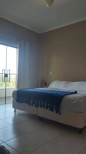 Foto 2 de Sobrado com 3 quartos à venda, 420m2 em Taubate - SP