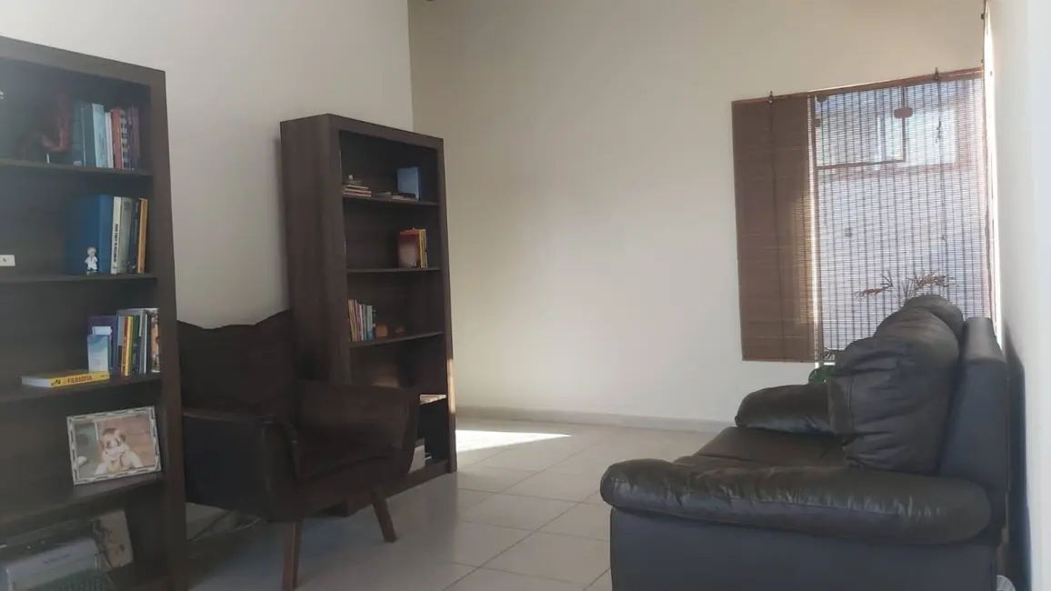 Foto 3 de Sobrado com 3 quartos à venda, 420m2 em Taubate - SP