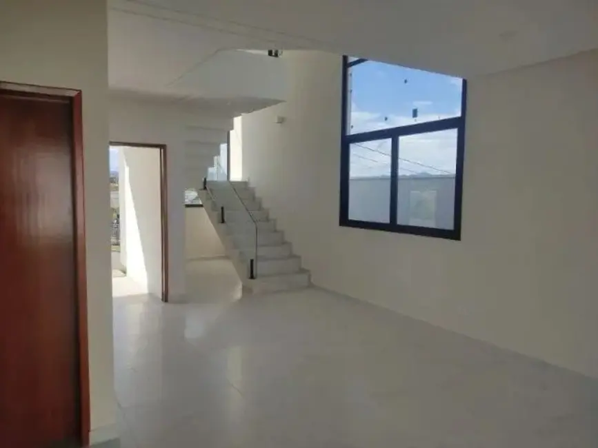 Casa de Condomínio com 3 quartos à venda, 201m2 em Parque Residencial Maria Elmira, Cacapava - SP - imagem 9 Foto 9 de Casa de Condomínio com 3 quartos à venda, 201m2 em Parque Residencial Maria Elmira, Cacapava - SP