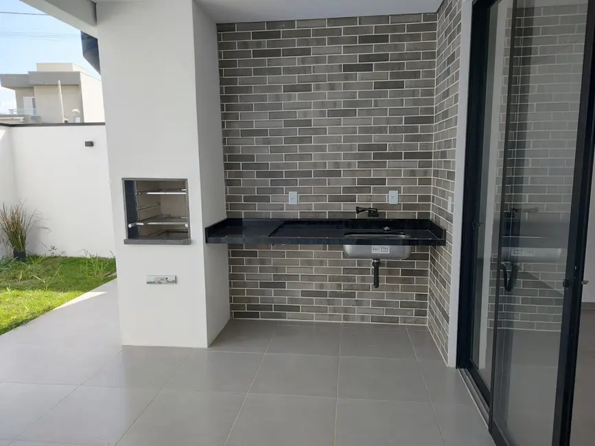 Foto 2 de Casa de Condomínio com 3 quartos à venda, 120m2 em Morada dos Nobres, Taubate - SP