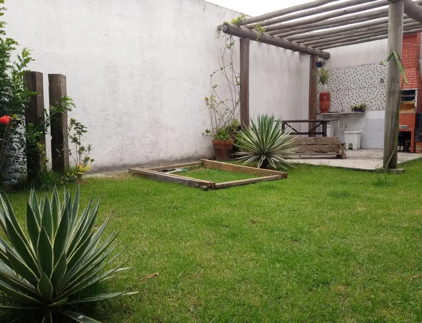 Foto 2 de Sobrado com 3 quartos à venda, 250m2 em Vila Santa Isabel, Taubate - SP