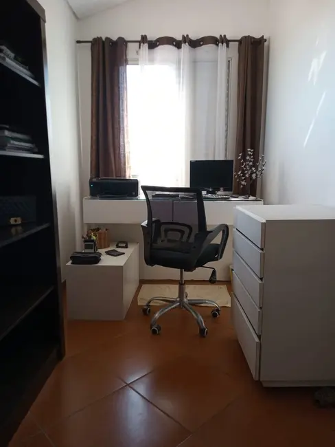 Foto 8 de Sobrado com 3 quartos à venda, 250m2 em Vila Santa Isabel, Taubate - SP