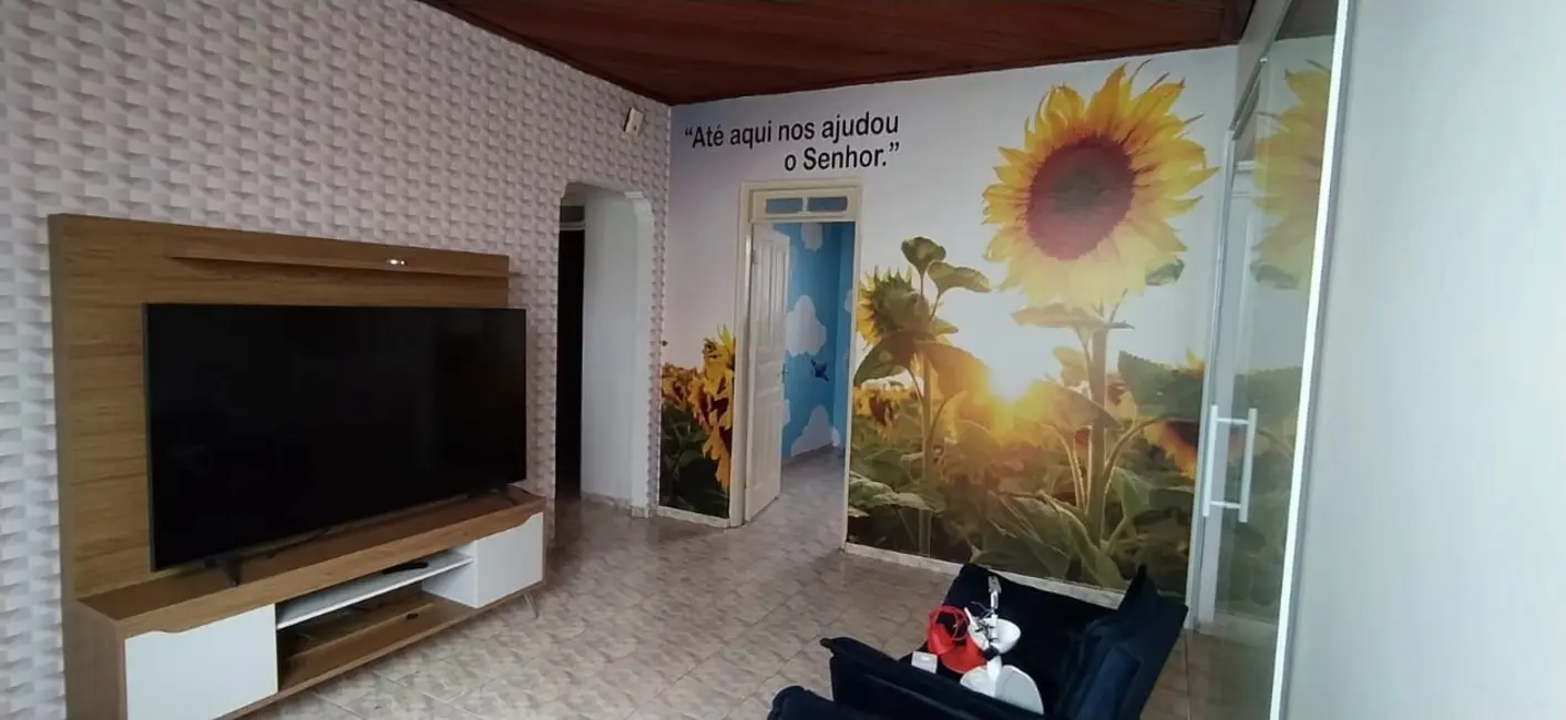 Foto 2 de Casa com 5 quartos à venda, 225m2 em Lorena - SP