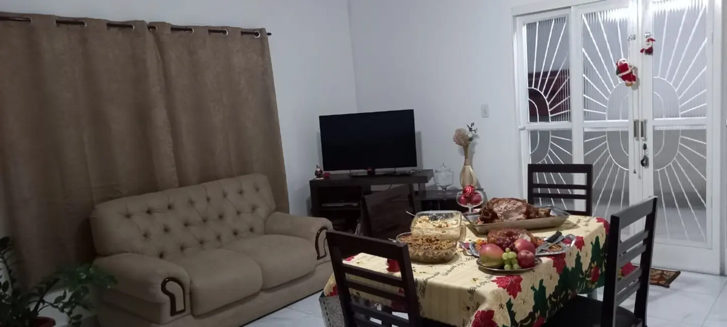 Foto 1 de Casa com 2 quartos à venda, 124m2 em Pindamonhangaba - SP