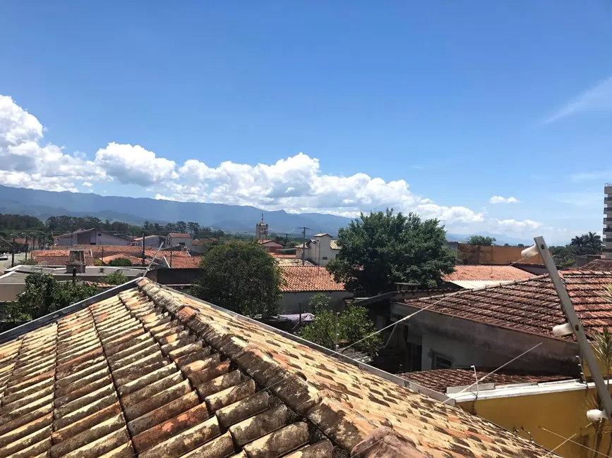 Foto 1 de Sobrado com 4 quartos à venda, 142m2 em Centro, Pindamonhangaba - SP