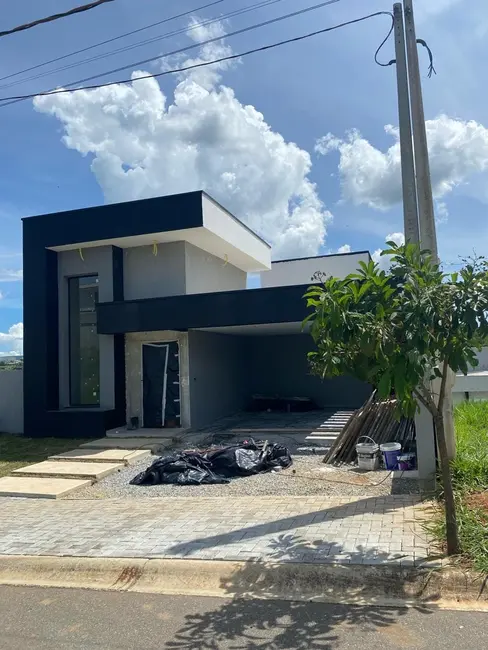 Foto 1 de Casa de Condomínio à venda, 262m2 em Chácaras Cataguá, Taubate - SP