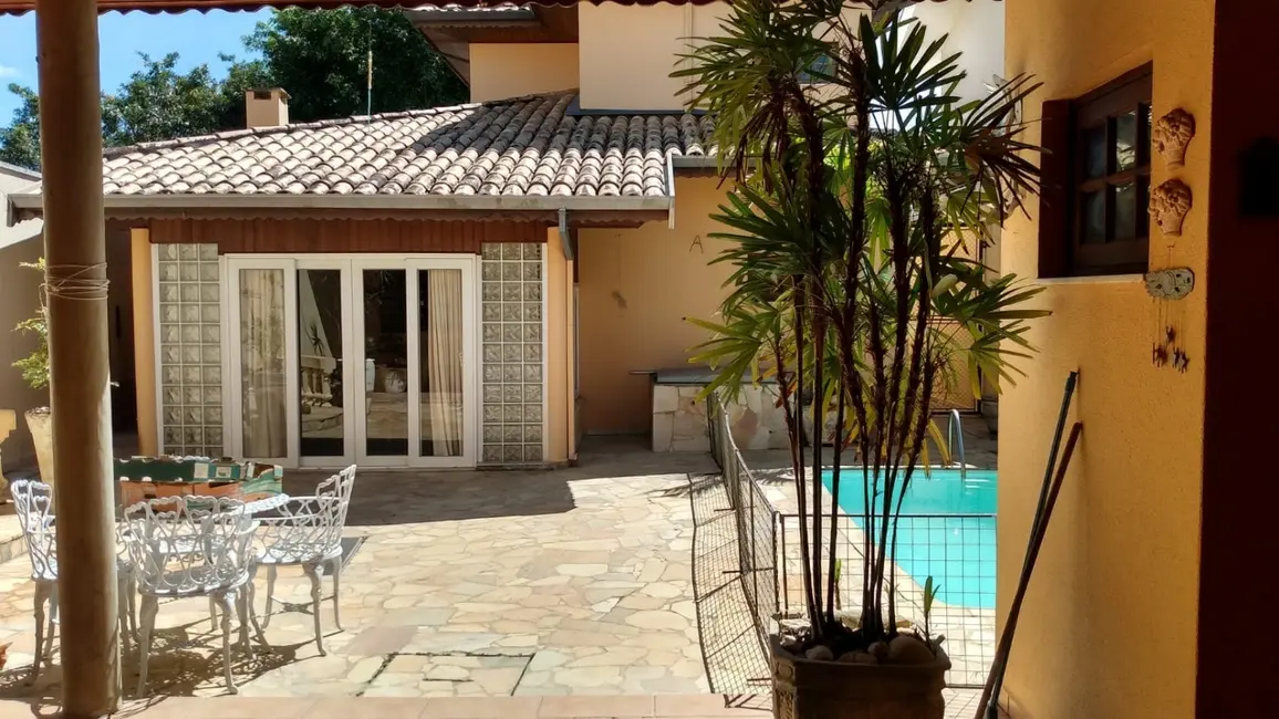 Foto 8 de Casa com 4 quartos à venda, 300m2 em Jardim Independência, Taubate - SP