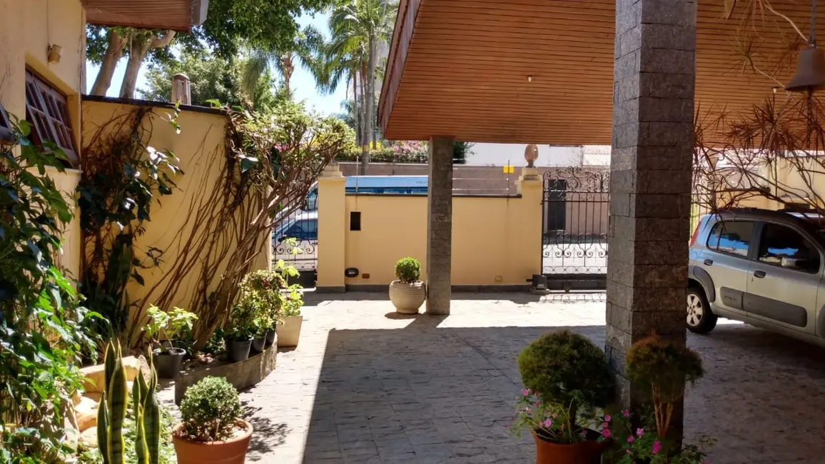 Foto 4 de Casa com 4 quartos à venda, 300m2 em Jardim Independência, Taubate - SP