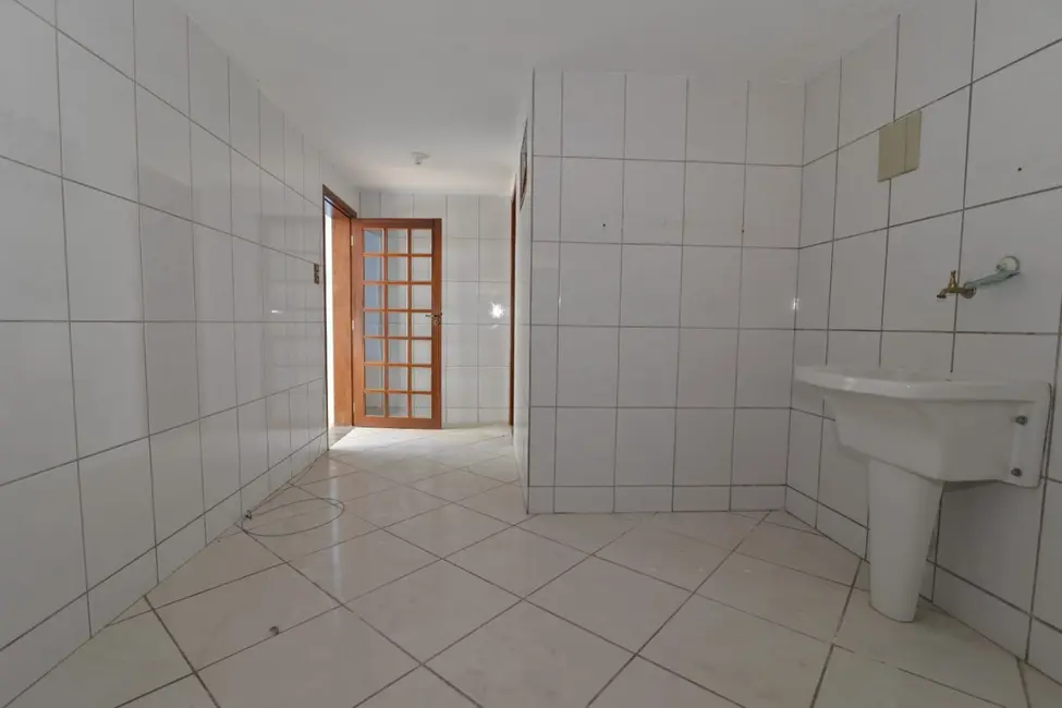 Foto 3 de Casa com 2 quartos à venda, 220m2 em Chácara São Silvestre, Taubate - SP
