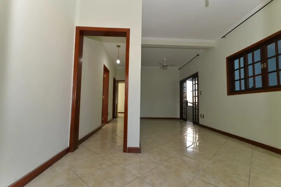 Foto 7 de Casa com 2 quartos à venda, 220m2 em Chácara São Silvestre, Taubate - SP