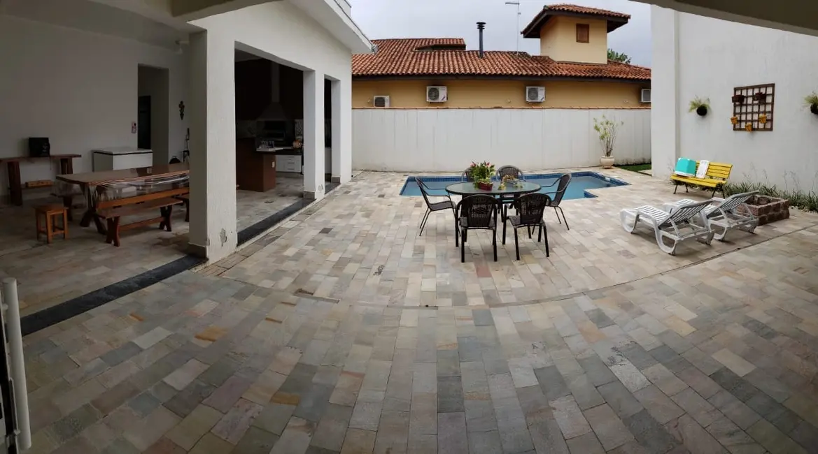 Foto 1 de Casa de Condomínio com 3 quartos à venda, 357m2 em Socorro, Pindamonhangaba - SP