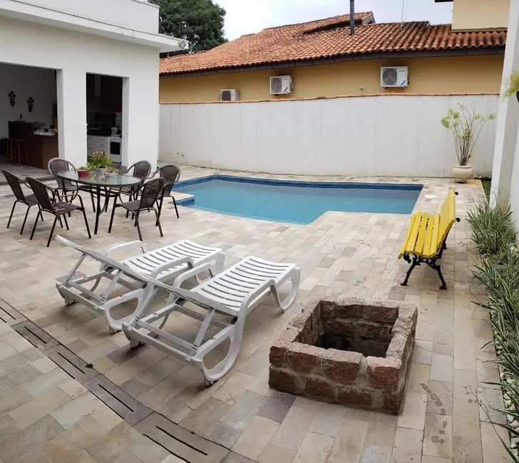 Foto 3 de Casa de Condomínio com 3 quartos à venda, 357m2 em Socorro, Pindamonhangaba - SP