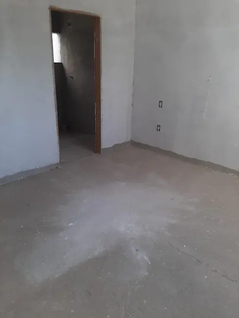 Sobrado com 3 quartos à venda, 255m2 em Aparecida - SP - imagem 5 Foto 5 de Sobrado com 3 quartos à venda, 255m2 em Aparecida - SP