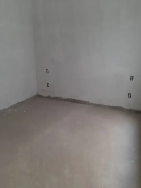 Sobrado com 3 quartos à venda, 255m2 em Aparecida - SP - imagem 9 Foto 9 de Sobrado com 3 quartos à venda, 255m2 em Aparecida - SP