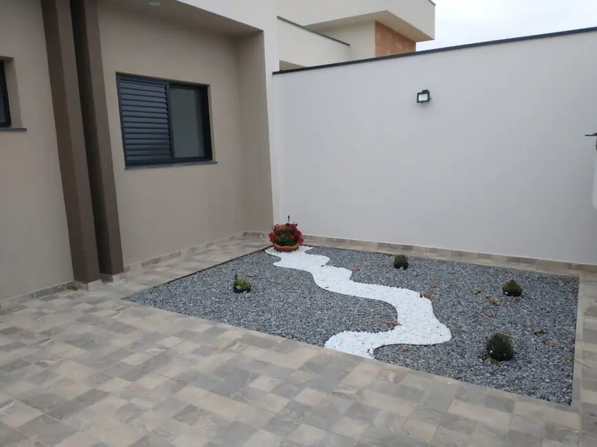 Foto 1 de Casa com 3 quartos à venda, 116m2 em Pindamonhangaba - SP