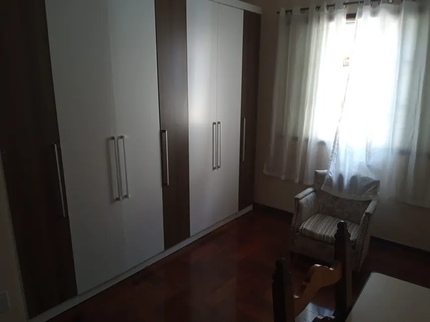 Foto 4 de Casa com 4 quartos à venda, 306m2 em Vila Bourghese, Pindamonhangaba - SP