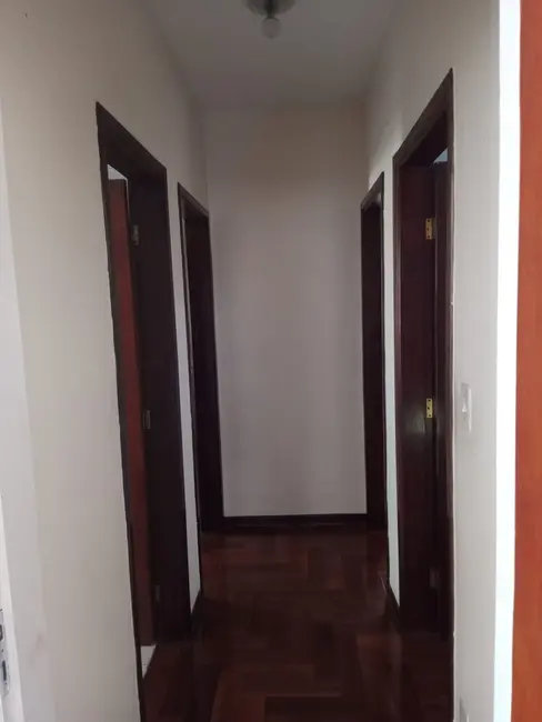 Casa com 4 quartos à venda, 306m2 em Vila Bourghese, Pindamonhangaba - SP - imagem 7 Foto 7 de Casa com 4 quartos à venda, 306m2 em Vila Bourghese, Pindamonhangaba - SP