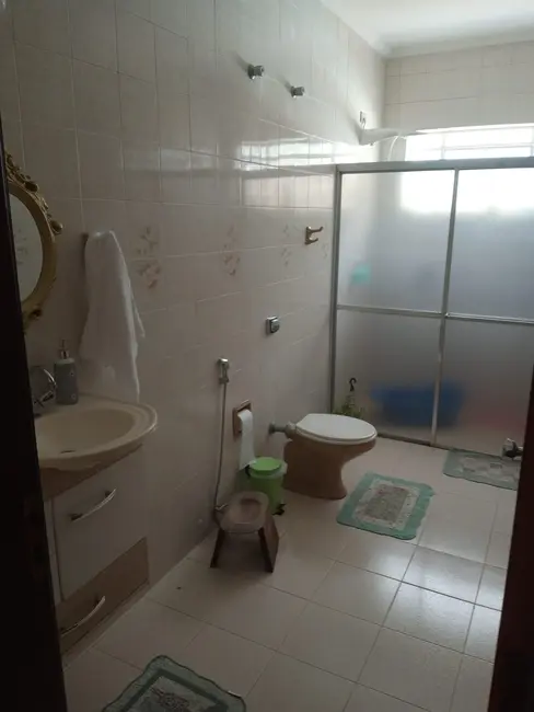 Foto 6 de Casa com 4 quartos à venda, 306m2 em Vila Bourghese, Pindamonhangaba - SP