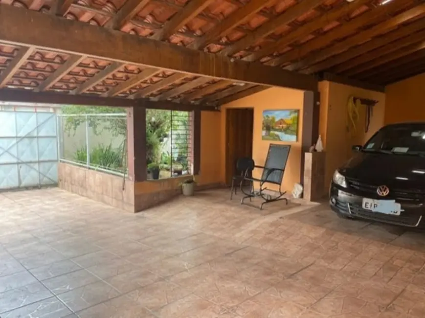 Foto 1 de Casa com 3 quartos à venda, 164m2 em Azeredo, Pindamonhangaba - SP