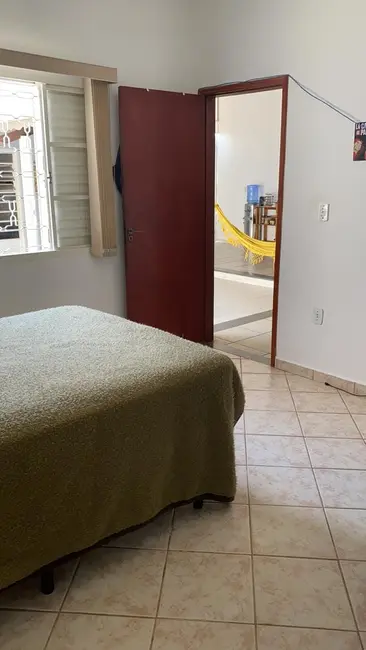 Foto 2 de Casa com 3 quartos à venda, 84m2 em Jardim Jaraguá, Taubate - SP