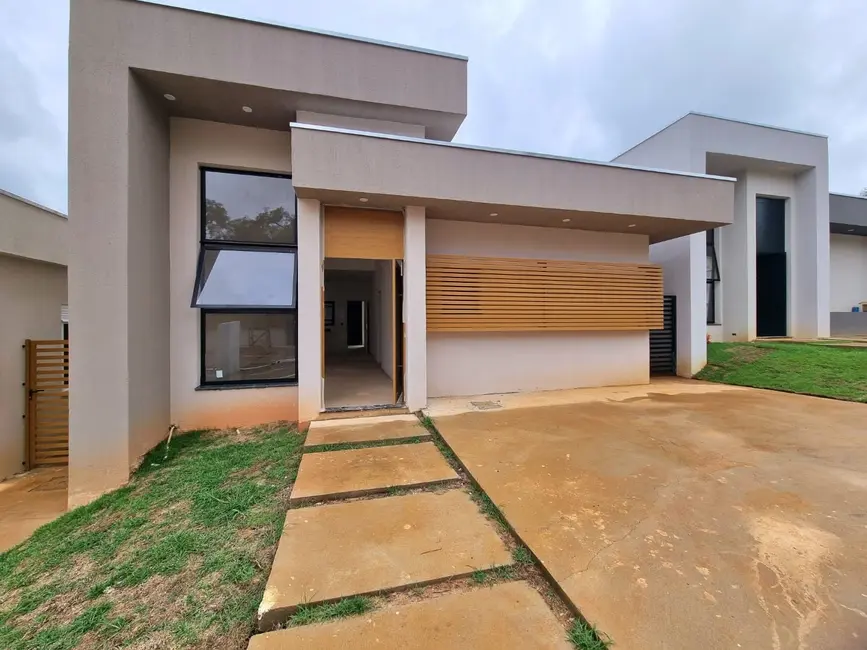 Foto 1 de Casa de Condomínio com 3 quartos à venda, 117m2 em Pindamonhangaba - SP