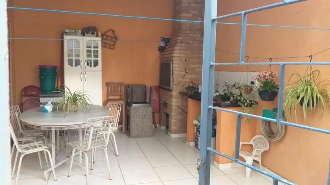 Foto 3 de Casa com 3 quartos à venda, 250m2 em Residencial Portal da Mantiqueira, Taubate - SP