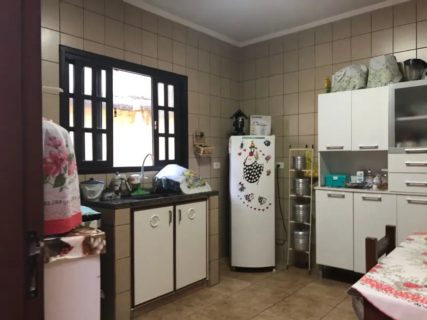 Foto 9 de Casa com 2 quartos à venda, 106m2 em Centro, Pindamonhangaba - SP