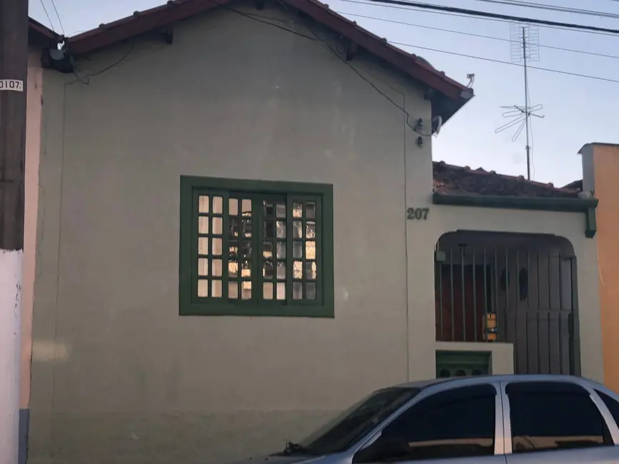 Foto 1 de Casa com 2 quartos à venda, 106m2 em Centro, Pindamonhangaba - SP