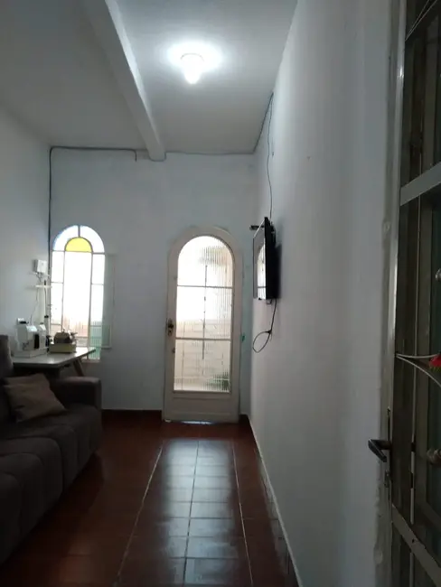 Sobrado com 2 quartos à venda, 266m2 em Aparecida - SP - imagem 6 Foto 6 de Sobrado com 2 quartos à venda, 266m2 em Aparecida - SP