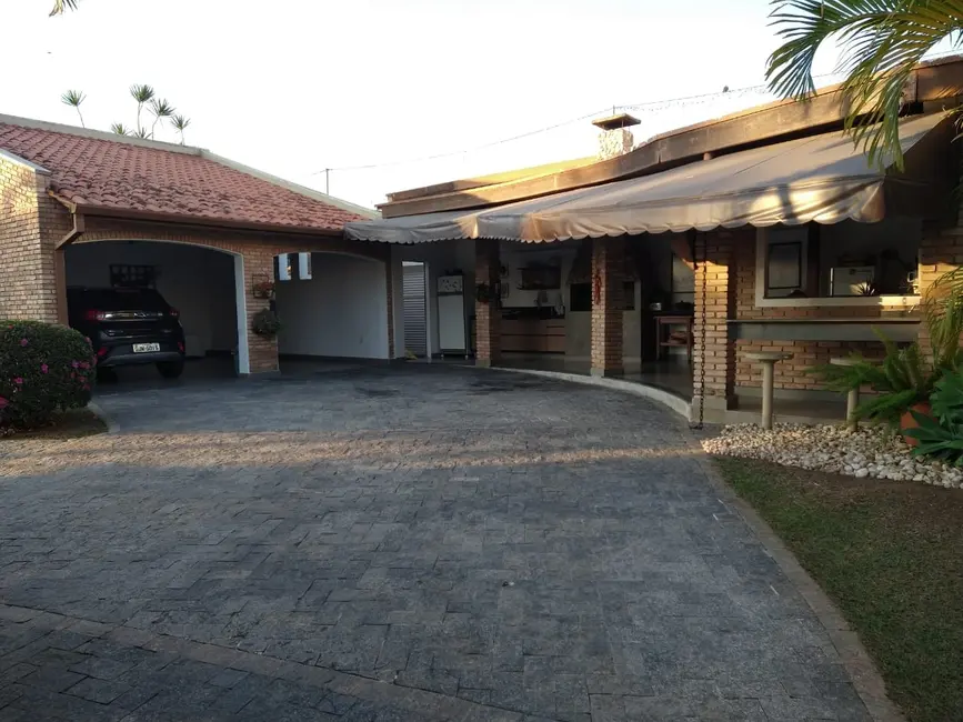 Foto 3 de Casa de Condomínio com 4 quartos à venda, 440m2 em Tremembe - SP