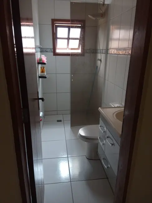 Foto 2 de Sobrado com 3 quartos à venda, 165m2 em Residencial e Comercial Cidade Morumbi, Pindamonhangaba - SP