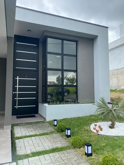 Casa de Condomínio com 3 quartos à venda, 170m2 em Tremembe - SP - imagem 1 Foto 1 de Casa de Condomínio com 3 quartos à venda, 170m2 em Tremembe - SP