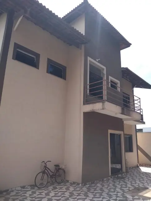 Foto 2 de Sobrado com 5 quartos à venda, 220m2 em Residencial Portal da Mantiqueira, Taubate - SP