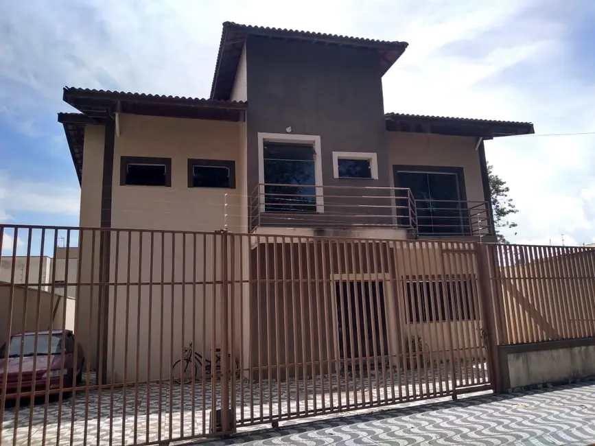 Foto 1 de Sobrado com 5 quartos à venda, 220m2 em Residencial Portal da Mantiqueira, Taubate - SP