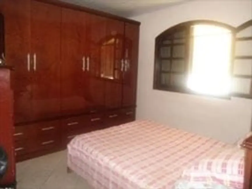 Foto 6 de Sobrado com 3 quartos à venda, 170m2 em Pindamonhangaba - SP