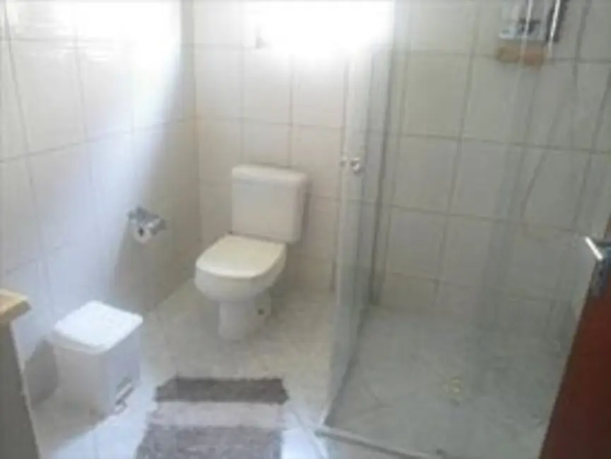 Foto 1 de Sobrado com 3 quartos à venda, 170m2 em Pindamonhangaba - SP
