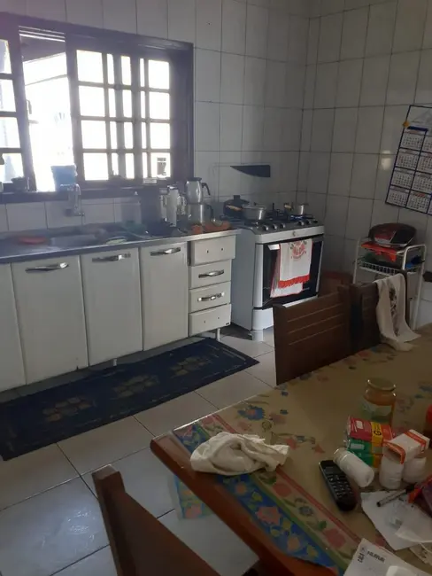 Sobrado com 2 quartos à venda, 120m2 em Pindamonhangaba - SP - imagem 4 Foto 4 de Sobrado com 2 quartos à venda, 120m2 em Pindamonhangaba - SP